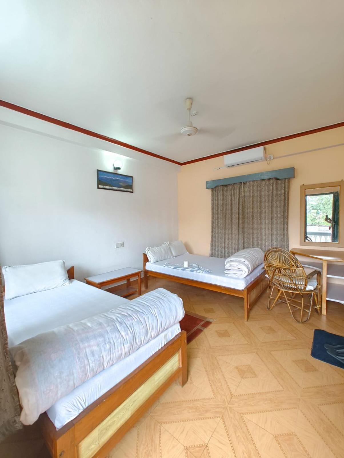 Hotel Mountain View - Lakeside Pokhara Exterior foto