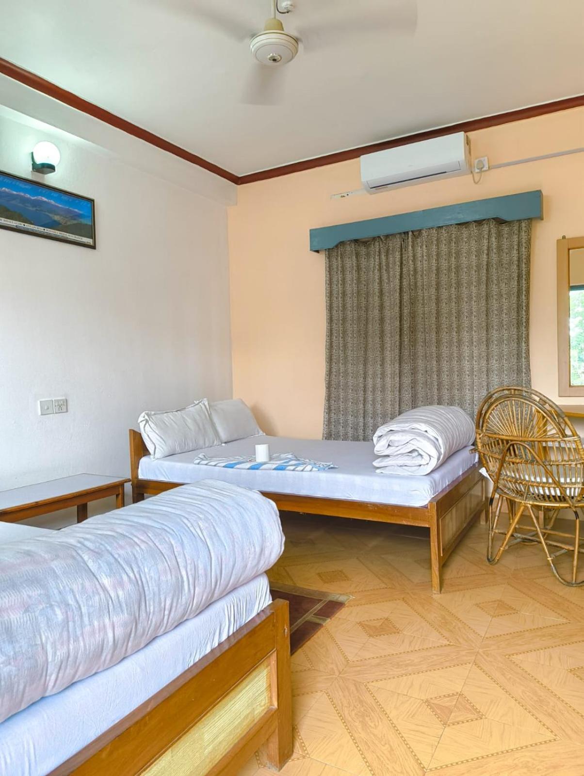 Hotel Mountain View - Lakeside Pokhara Exterior foto