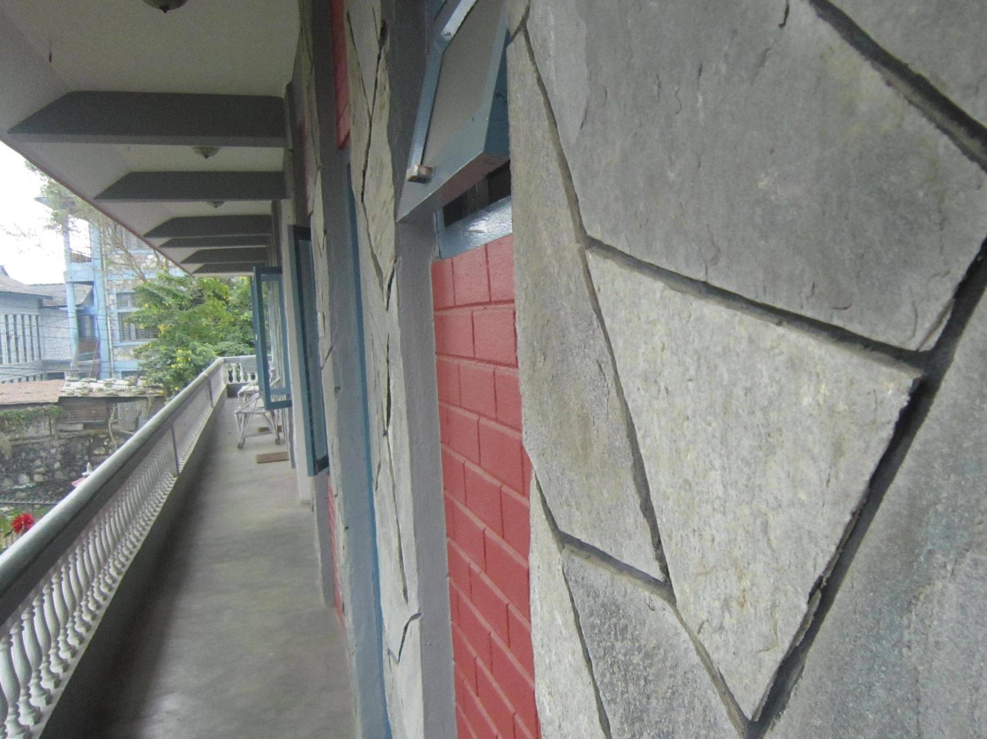 Hotel Mountain View - Lakeside Pokhara Exterior foto