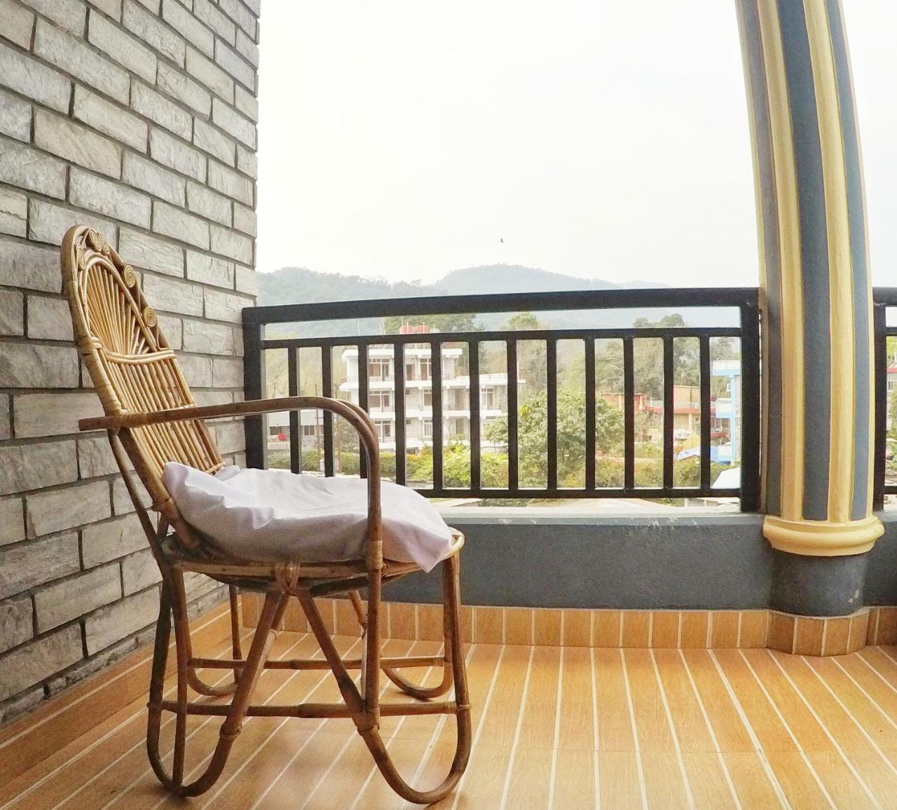Hotel Mountain View - Lakeside Pokhara Exterior foto